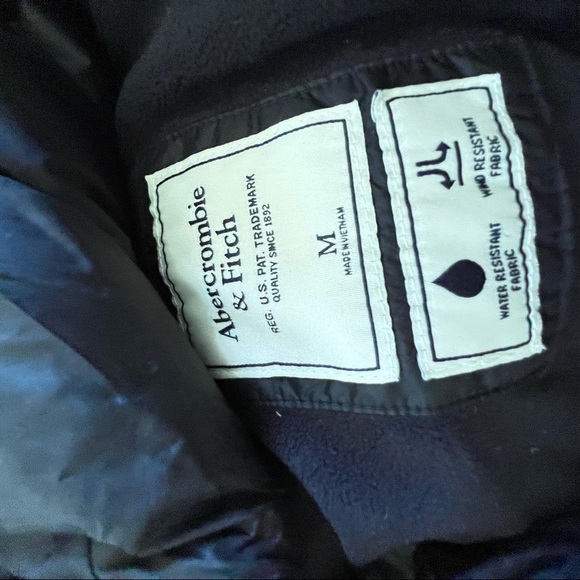 ABERCROMBIE PUFFER - Picture 2 of 2